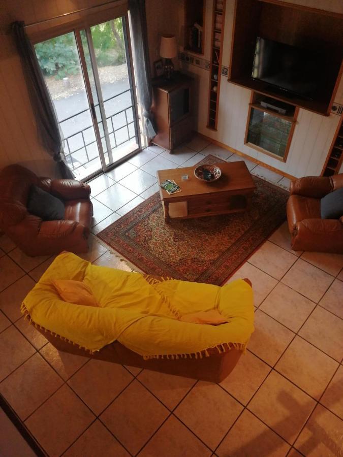 Location De Vacances A Neylis Avec Vue Sur Les Forets Et Les Champs Carla-de-Roquefort 외부 사진