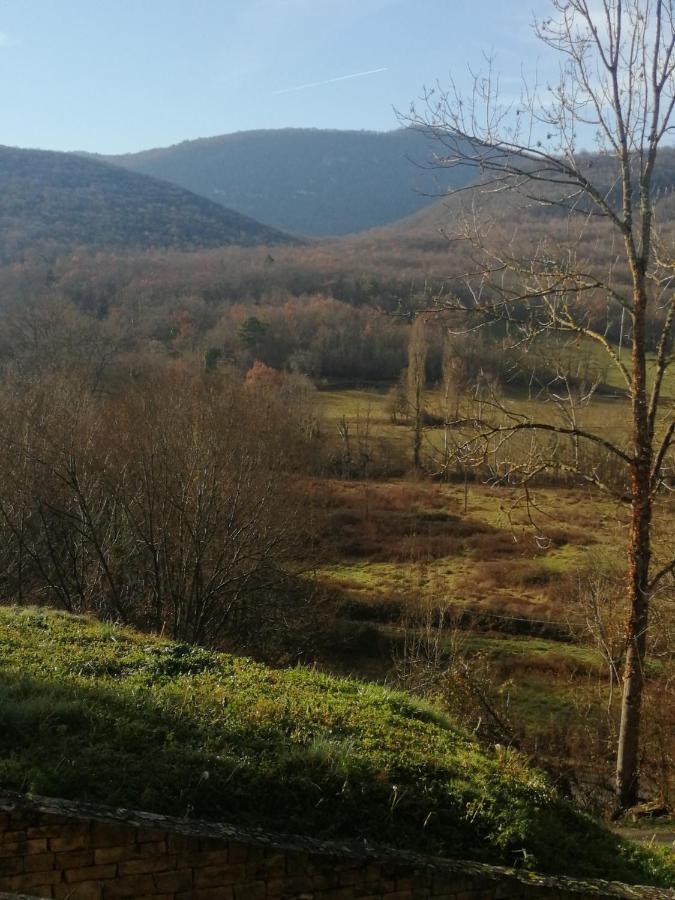 Location De Vacances A Neylis Avec Vue Sur Les Forets Et Les Champs Carla-de-Roquefort 외부 사진